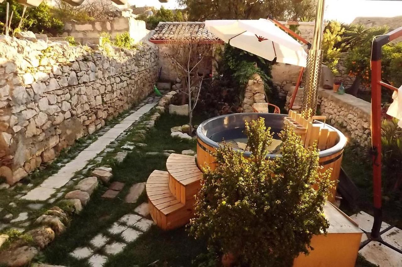 Bed and Breakfast Giardino Farina Dimora Storica Santa Croce Camerina Exterior foto